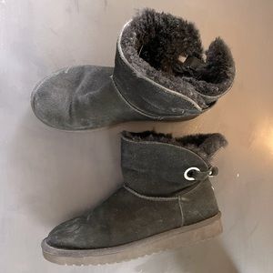 Koolaburra by UGG short black boots